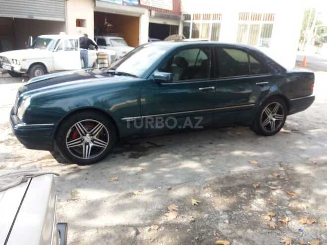 Mercedes E 240 1998, 136,487 km - 2.4 l - Bərdə