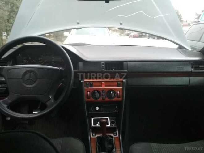 Mercedes E 250 1992, 502,000 km - 2.5 л - Bakı