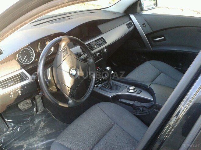 BMW 520 2004, 220,000 km - 2.2 l - Gəncə