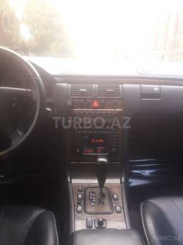 Mercedes E 270 2000, 486,000 km - 2.7 l - Qax