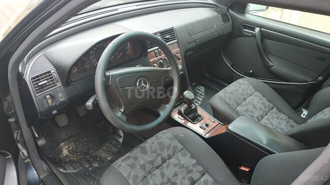 Mercedes C 220 1999, 370,000 km - 2.2 l - Bakı