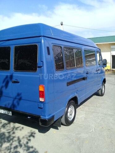 Mercedes 208 D 1992, 88,000 km - 2.3 л - Şirvan