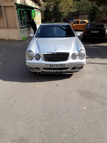 Mercedes E 240 2000, 290,000 km - 2.4 l - Bakı