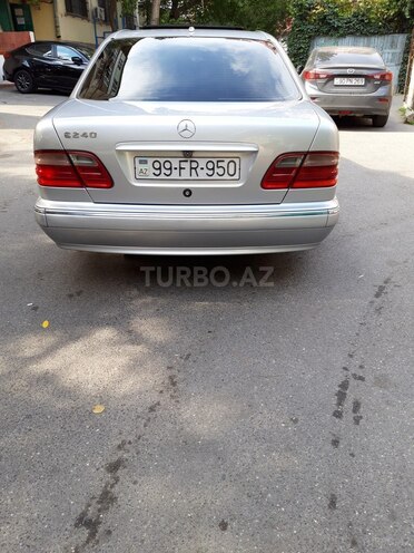 Mercedes E 240 2000, 290,000 km - 2.4 l - Bakı
