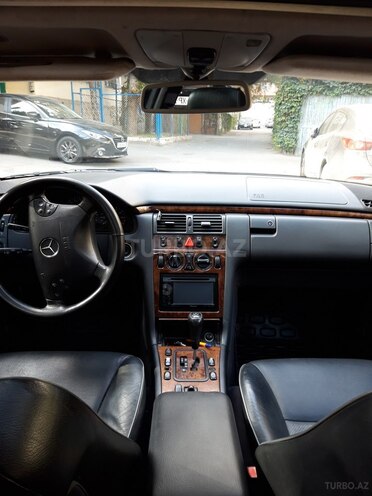 Mercedes E 240 2000, 290,000 km - 2.4 l - Bakı
