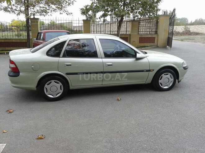 Opel Vectra 1997, 250,000 km - 1.6 l - Xudat