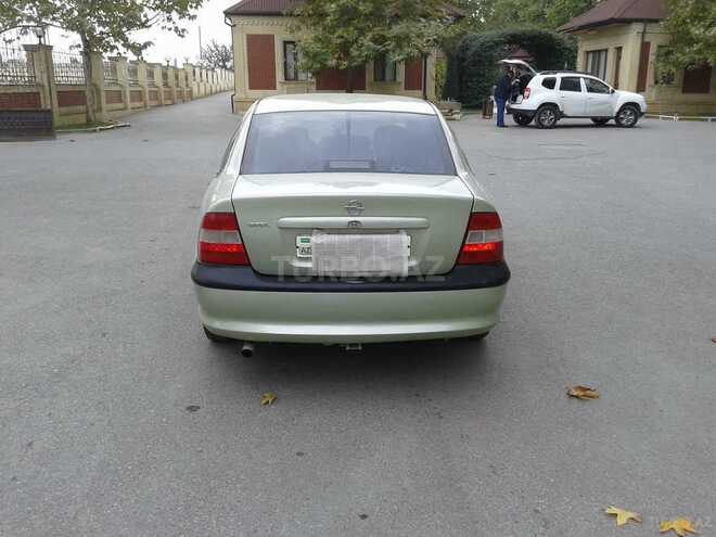 Opel Vectra 1997, 250,000 km - 1.6 l - Xudat