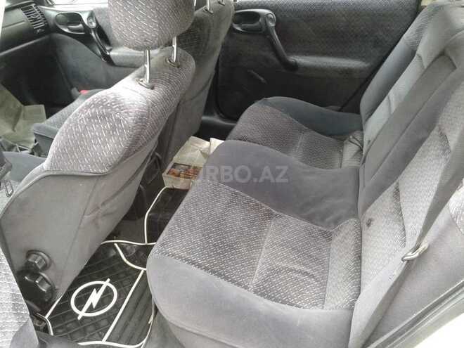 Opel Vectra 1997, 250,000 km - 1.6 l - Xudat