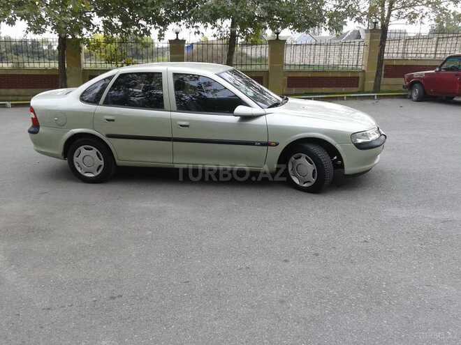 Opel Vectra 1997, 250,000 km - 1.6 l - Xudat