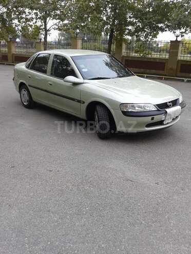 Opel Vectra 1997, 250,000 km - 1.6 l - Xudat