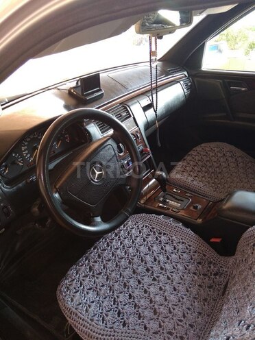 Mercedes E 230 1995, 280,000 km - 2.3 l - Göyçay