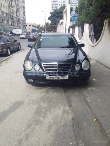 Mercedes E 220 2000, 320,000 km - 2.2 л - Bakı