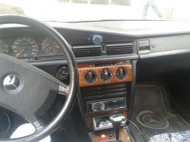 Mercedes 190 1990, 193,000 km - 2.2 л - Bakı