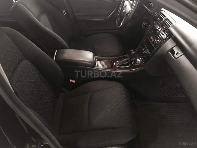 Mercedes C 200 2000, 250,000 km - 2.0 л - Bakı
