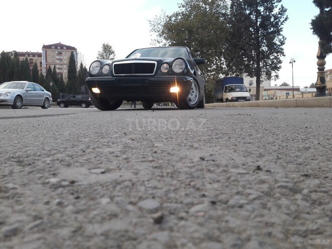 Mercedes E 230 1998, 296,523 km - 2.4 l - Göygöl