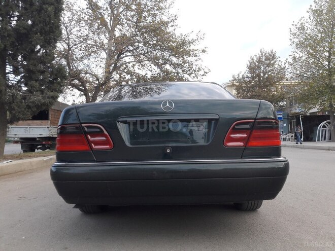 Mercedes E 230 1998, 296,523 km - 2.4 l - Göygöl