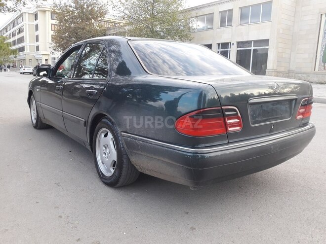 Mercedes E 230 1998, 296,523 km - 2.4 l - Göygöl