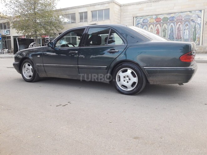 Mercedes E 230 1998, 296,523 km - 2.4 l - Göygöl