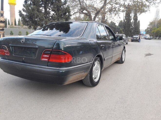Mercedes E 230 1998, 296,523 km - 2.4 l - Göygöl