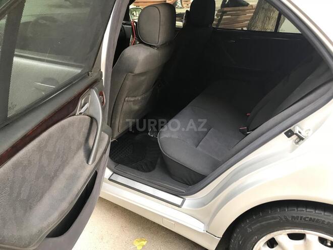 Mercedes E 320 2001, 321,000 km - 3.2 l - Bakı