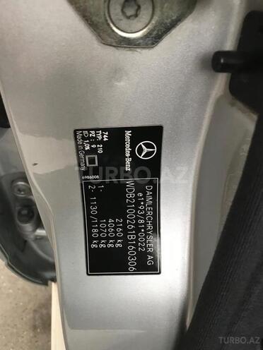 Mercedes E 320 2001, 321,000 km - 3.2 l - Bakı