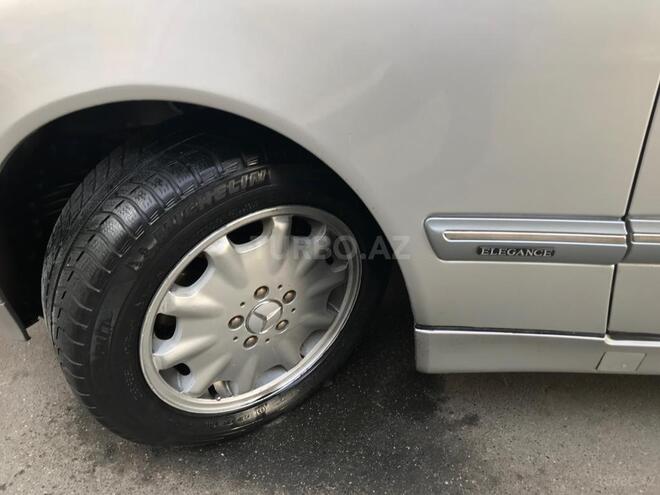 Mercedes E 320 2001, 321,000 km - 3.2 l - Bakı
