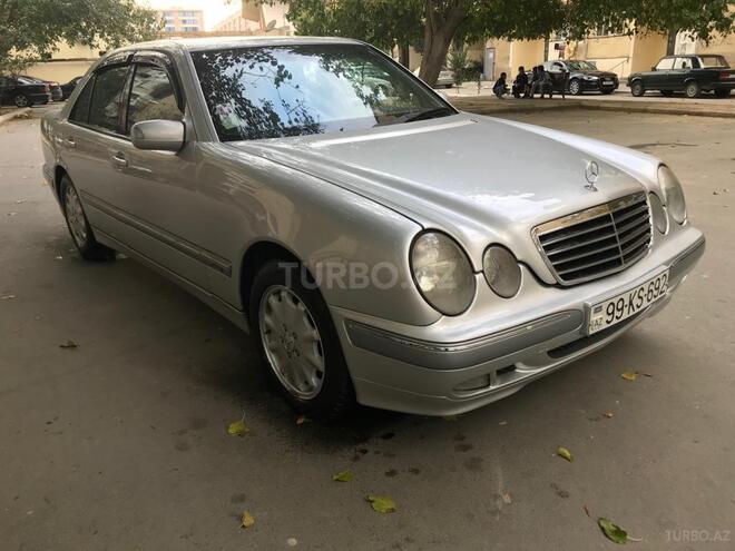 Mercedes E 320 2001, 321,000 km - 3.2 l - Bakı