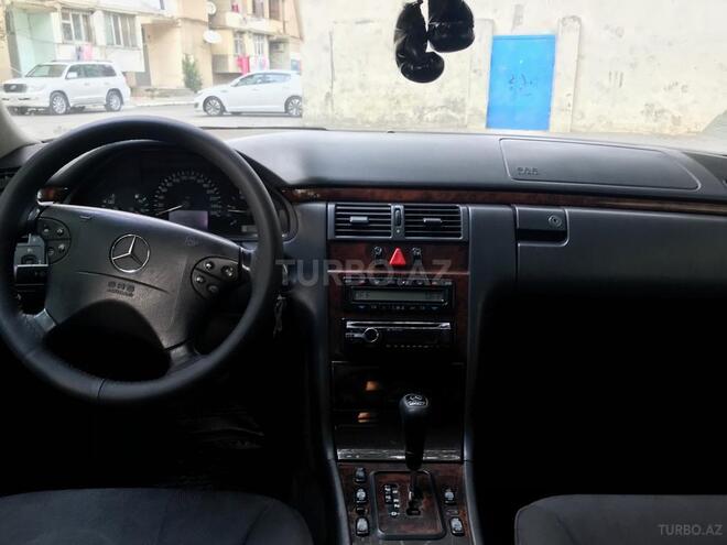 Mercedes E 320 2001, 321,000 km - 3.2 l - Bakı