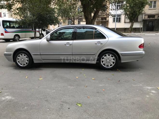 Mercedes E 320 2001, 321,000 km - 3.2 l - Bakı