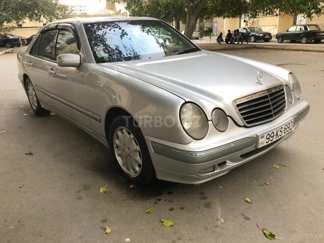 Mercedes E 320 2001, 321,000 km - 3.2 l - Bakı