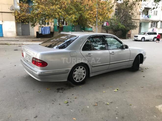 Mercedes E 320 2001, 321,000 km - 3.2 l - Bakı