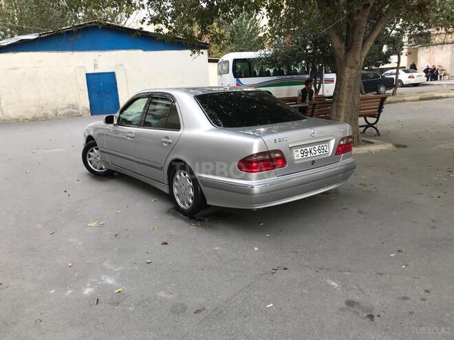 Mercedes E 320 2001, 321,000 km - 3.2 l - Bakı