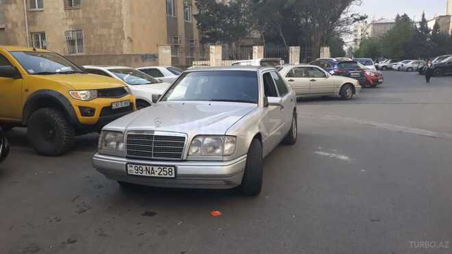 Mercedes E 220 1994, 367,245 km - 2.2 l - Bakı