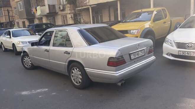 Mercedes E 220 1994, 367,245 km - 2.2 l - Bakı