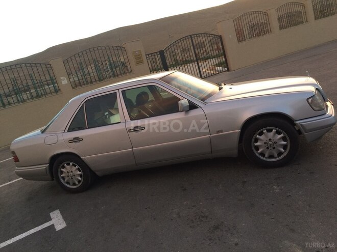 Mercedes E 220 1994, 367,245 km - 2.2 l - Bakı