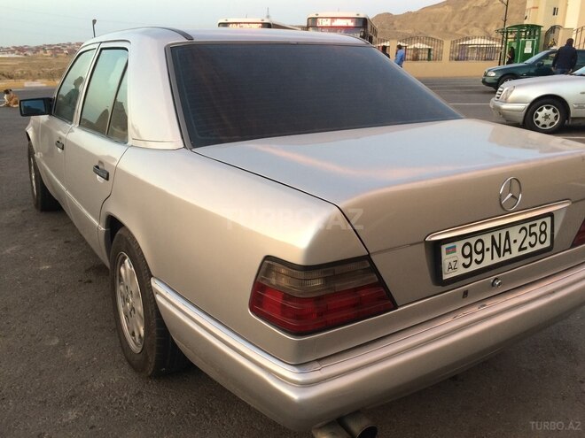 Mercedes E 220 1994, 367,245 km - 2.2 l - Bakı