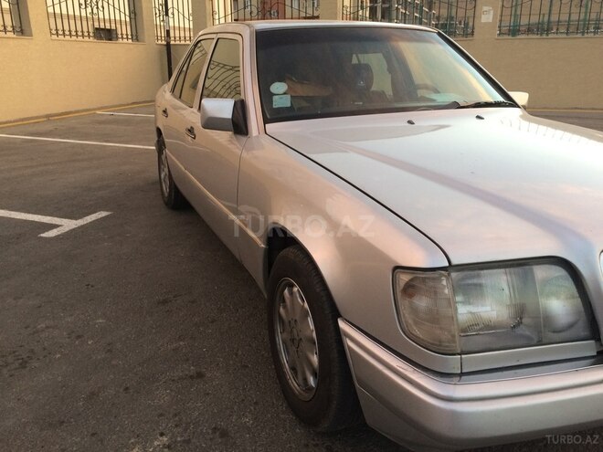 Mercedes E 220 1994, 367,245 km - 2.2 l - Bakı
