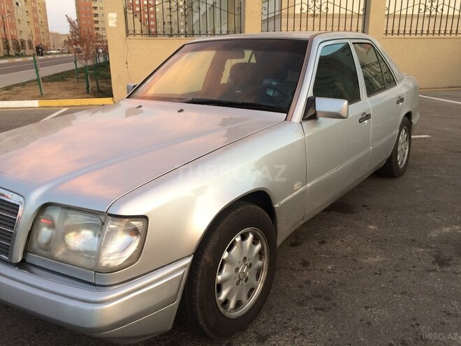 Mercedes E 220 1994, 367,245 km - 2.2 l - Bakı