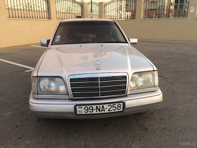 Mercedes E 220 1994, 367,245 km - 2.2 l - Bakı