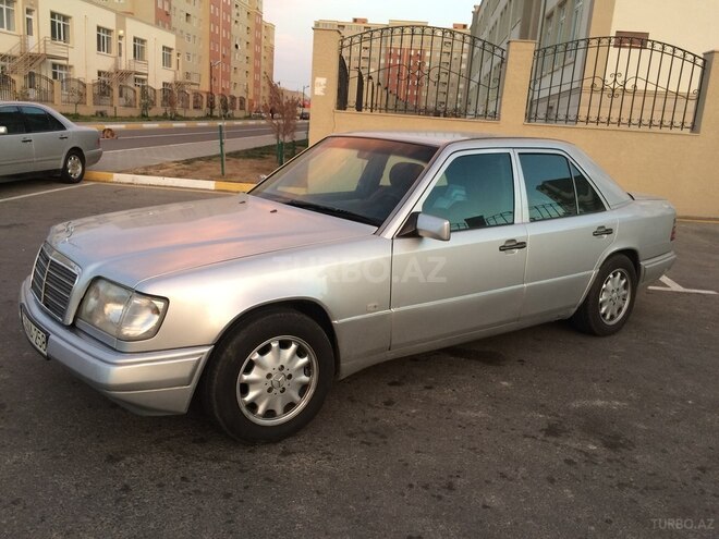 Mercedes E 220 1994, 367,245 km - 2.2 l - Bakı