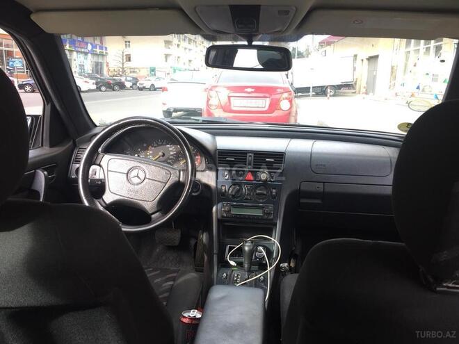 Mercedes C 220 2000, 384,000 km - 2.2 l - Bakı