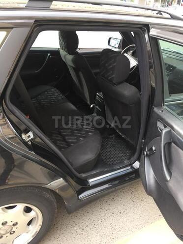 Mercedes C 220 2000, 384,000 km - 2.2 l - Bakı