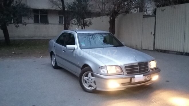 Mercedes C 220 1998, 280,000 km - 2.2 l - Bakı