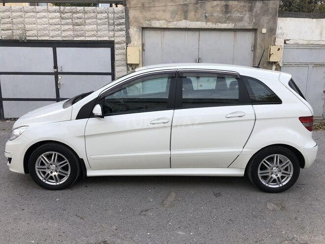 Mercedes B 180 2010, 88,000 km - 1.8 l - Bakı