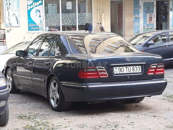 Mercedes E 240 1999, 299,468 km - 2.4 l - Bakı