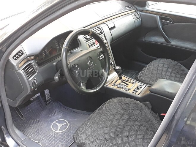 Mercedes E 240 1999, 299,468 km - 2.4 l - Bakı