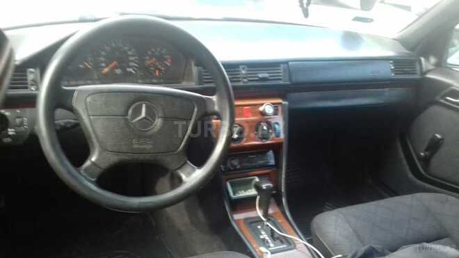 Mercedes E 200 1994, 236,000 km - 2.0 л - Bakı