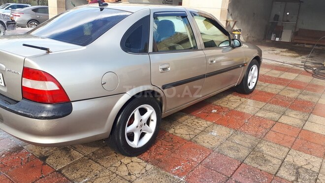 Opel Vectra 1997, 196,000 km - 1.8 l - Sumqayıt