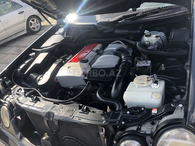 Mercedes E 200 2001, 185,600 km - 2.0 l - Bakı