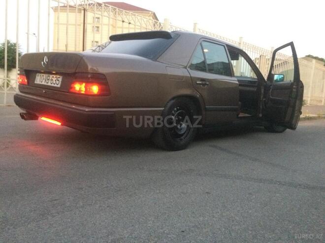 Mercedes E 230 1988, 300,000 km - 2.3 l - Bakı